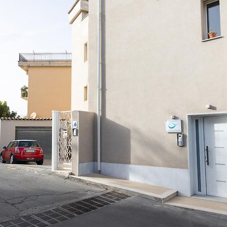 Perla Sul Mare Apartments Giardini Naxos Exterior foto