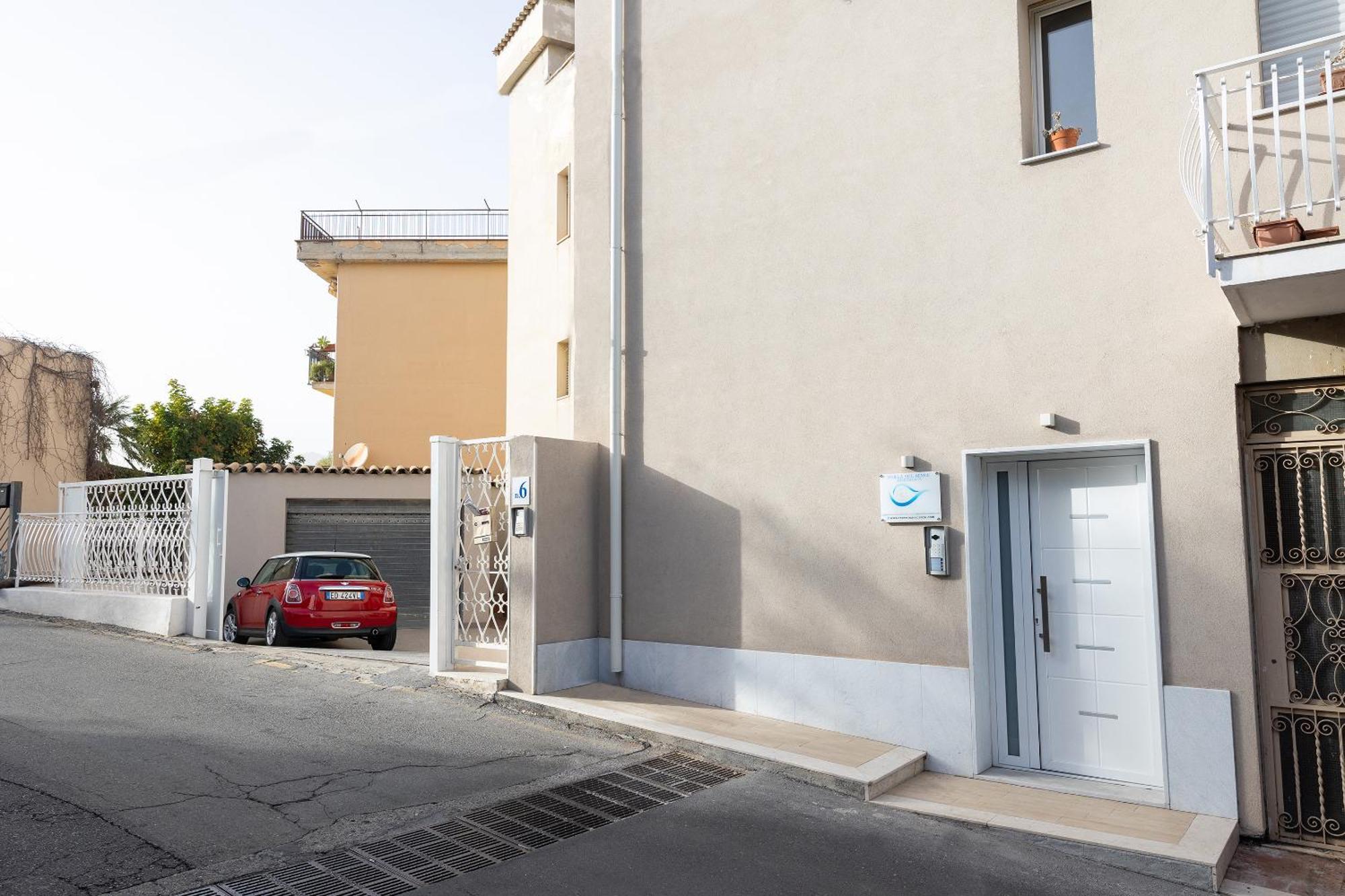Perla Sul Mare Apartments Giardini Naxos Exterior foto