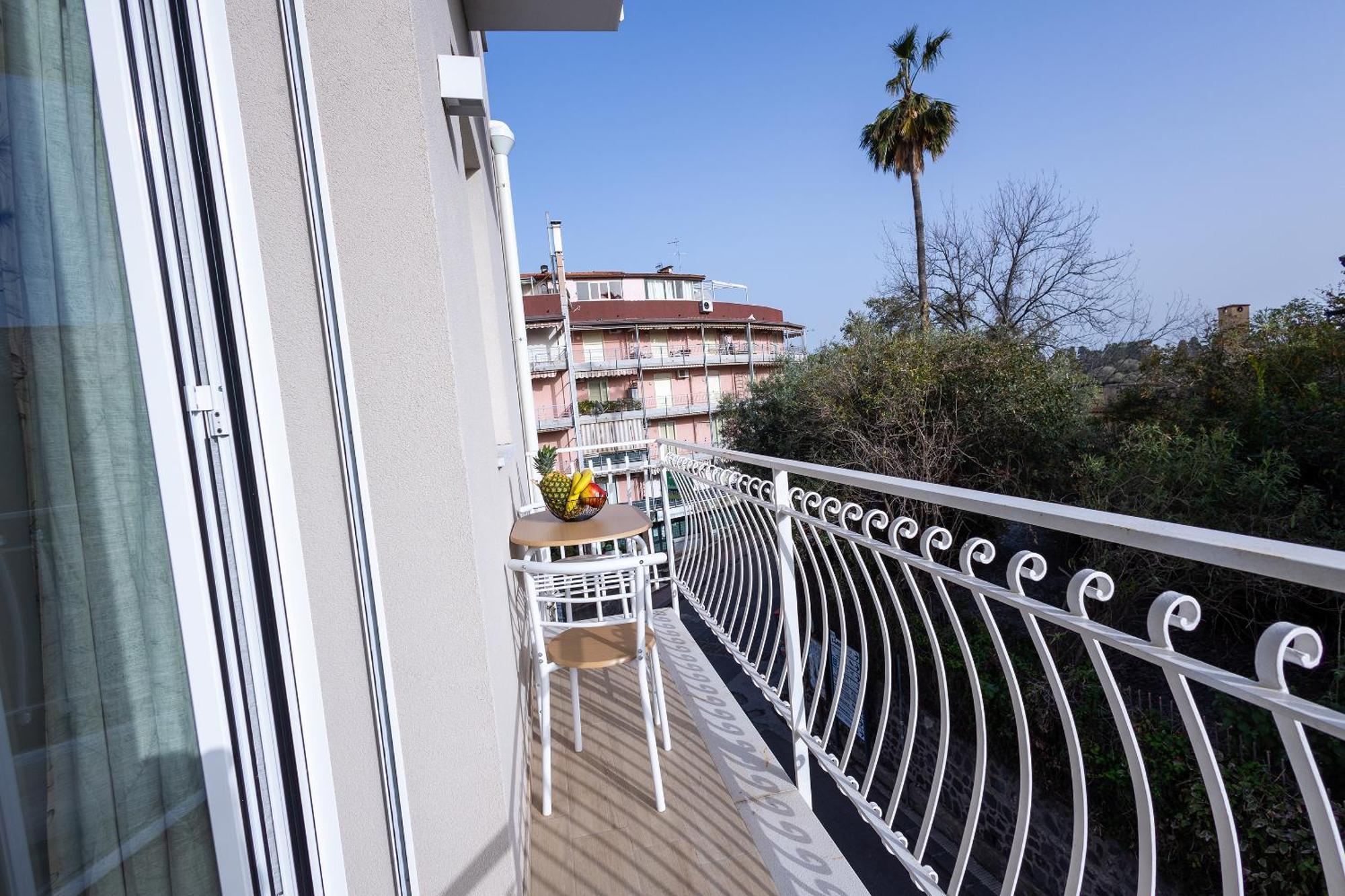 Perla Sul Mare Apartments Giardini Naxos Exterior foto