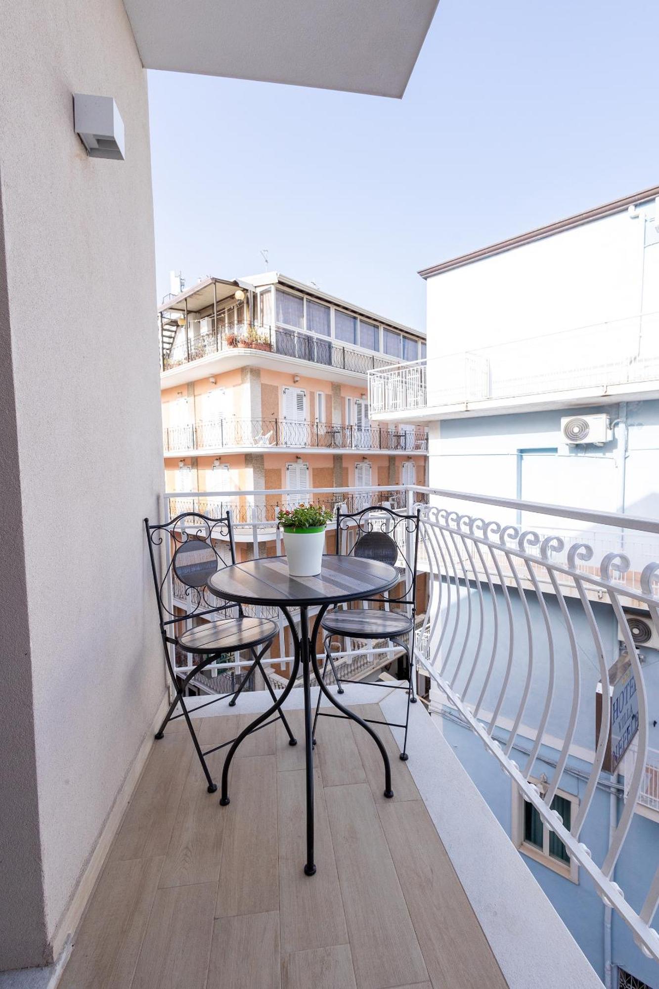 Perla Sul Mare Apartments Giardini Naxos Exterior foto